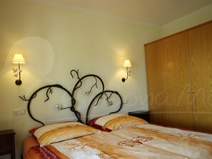 3 habitaciones, wifi gratis y ropa de cama 