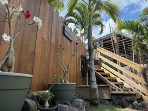 Property grounds - Villa ATOLA with swimming pool 800m from Le Diamant beach in Martinique. (Le Diamant)