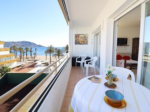 Outdoor dining - Apartment in Santa Margarita near the beach (Roses)