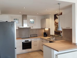 Fridge, microwave, oven, dishwasher