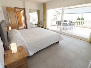 4 bedrooms, free WiFi, bed sheets