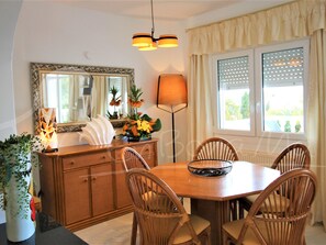 Dining - House in Roses with private pool and view for 7 people. (Roses)