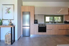 Oven, dishwasher, dining tables