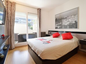 1 bedroom, free WiFi, bed sheets
