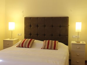 4 bedrooms, free WiFi, bed sheets
