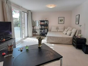 4 bedrooms, free WiFi, bed sheets