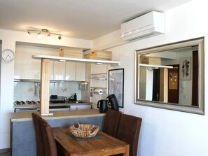 Refrigerador, microondas, horno, cafetera/tetera