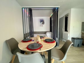 Dining - Studio cabin - 4 people - Near the beach - Cap d'Agde (Cap d'Agde)