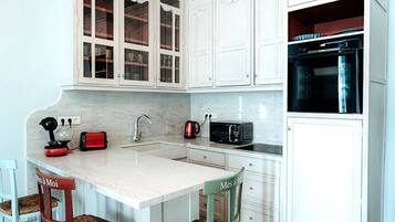 Microwave, dishwasher, coffee/tea maker