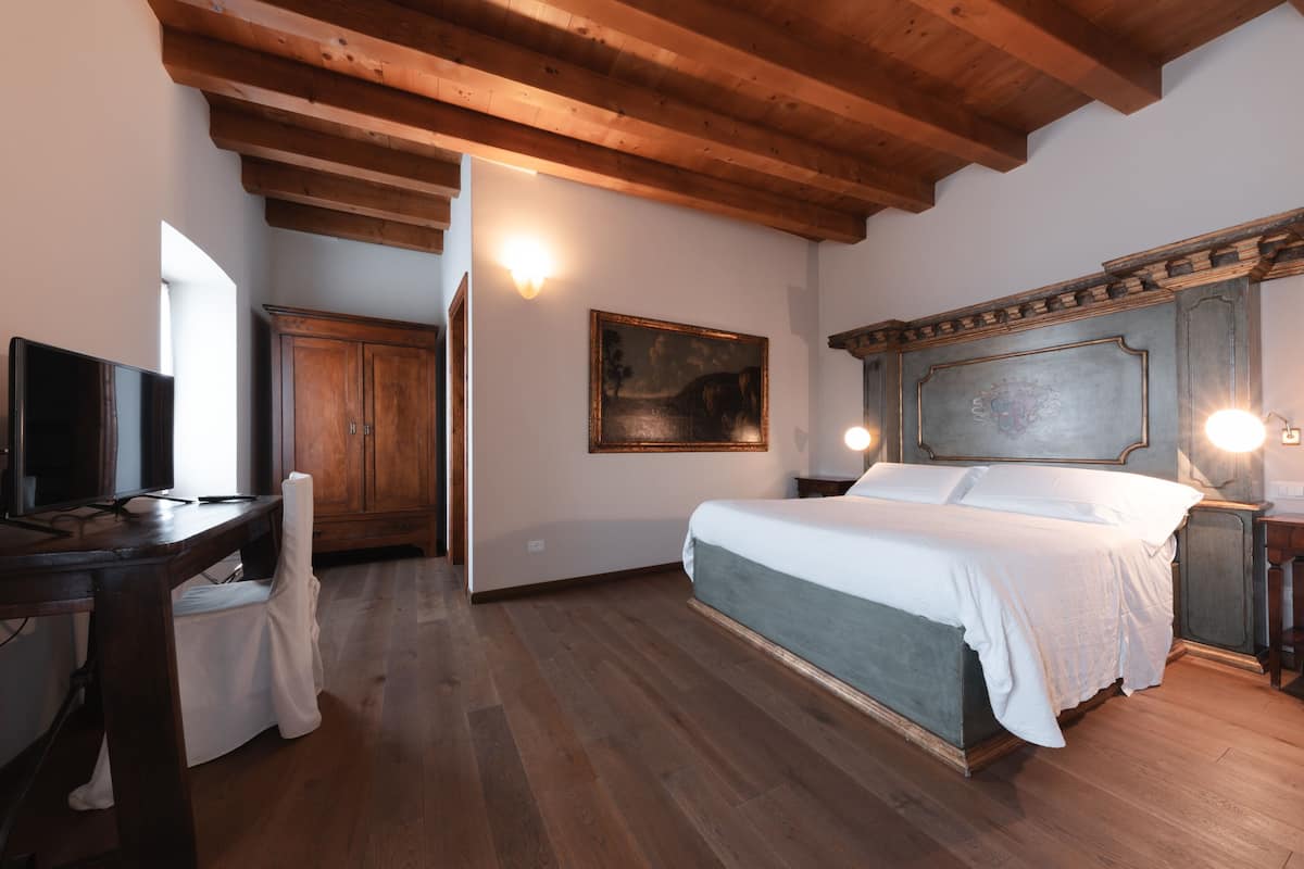 Deluxe Double Room | Free WiFi