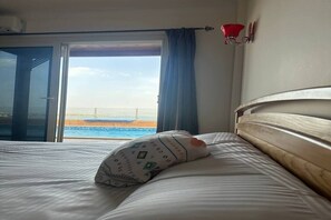 2 Schlafzimmer, Bügeleisen/Bügelbrett