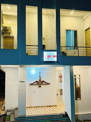 Front of property - Kailash Inn (Shri Madhopur)