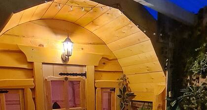 juloft-Private wellness suite for couples with whirlpool, sauna & style