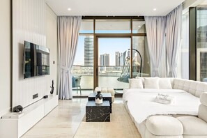 2 soverom, skrivebord, strykejern/-brett og wi-fi