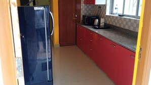 Bungalow, 3 Bedrooms, Balcony, Pool View | Interior