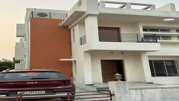 Bungalow, 3 Bedrooms, Balcony, Pool View | Exterior