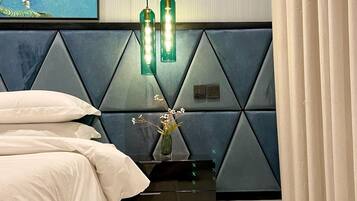 Desk, laptop workspace, soundproofing, free WiFi