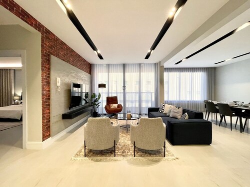 C Living - Premium 3 Bedroom - AQIQ