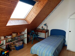 5 Schlafzimmer, Bügeleisen/Bügelbrett, WLAN
