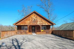 Exterior - Luxury Theatre Cabin | By Colonial Properties (Sevierville)