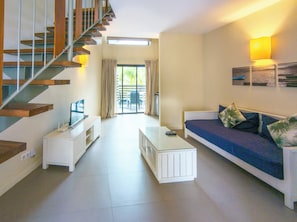 Apartamento clássico, 2 quartos | 1 quarto, frigobar, berços grátis, Wi-Fi de cortesia