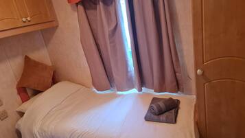 Comfort Bungalow, Patio, Courtyard View | 3 bedrooms, iron/ironing board, free WiFi