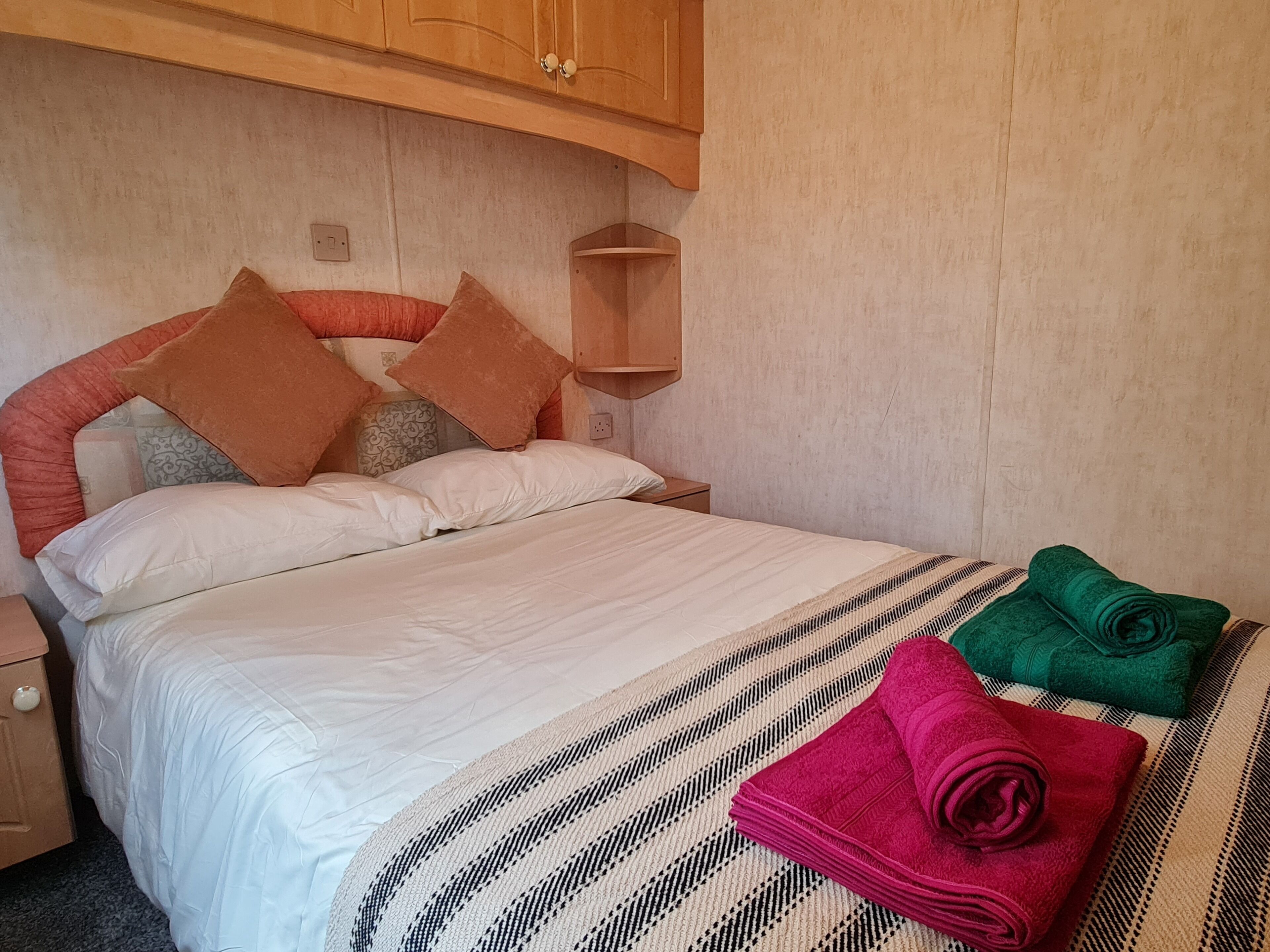 Bungalow – comfort, terrasse, bakgårdsutsikt | 3 soverom, strykejern/-brett og wi-fi (inkludert)