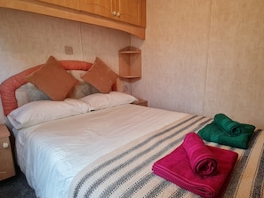 3 bedrooms, iron/ironing board, free WiFi - Willerby Holiday Home (Hartlepool)
