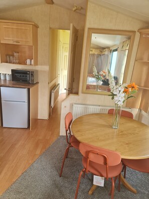 Family dining - Willerby Holiday Home (Hartlepool)