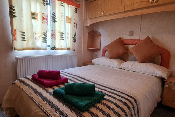 Comfort Bungalow, Patio, Courtyard View | 3 bedrooms, iron/ironing board (on request), WiFi (free)