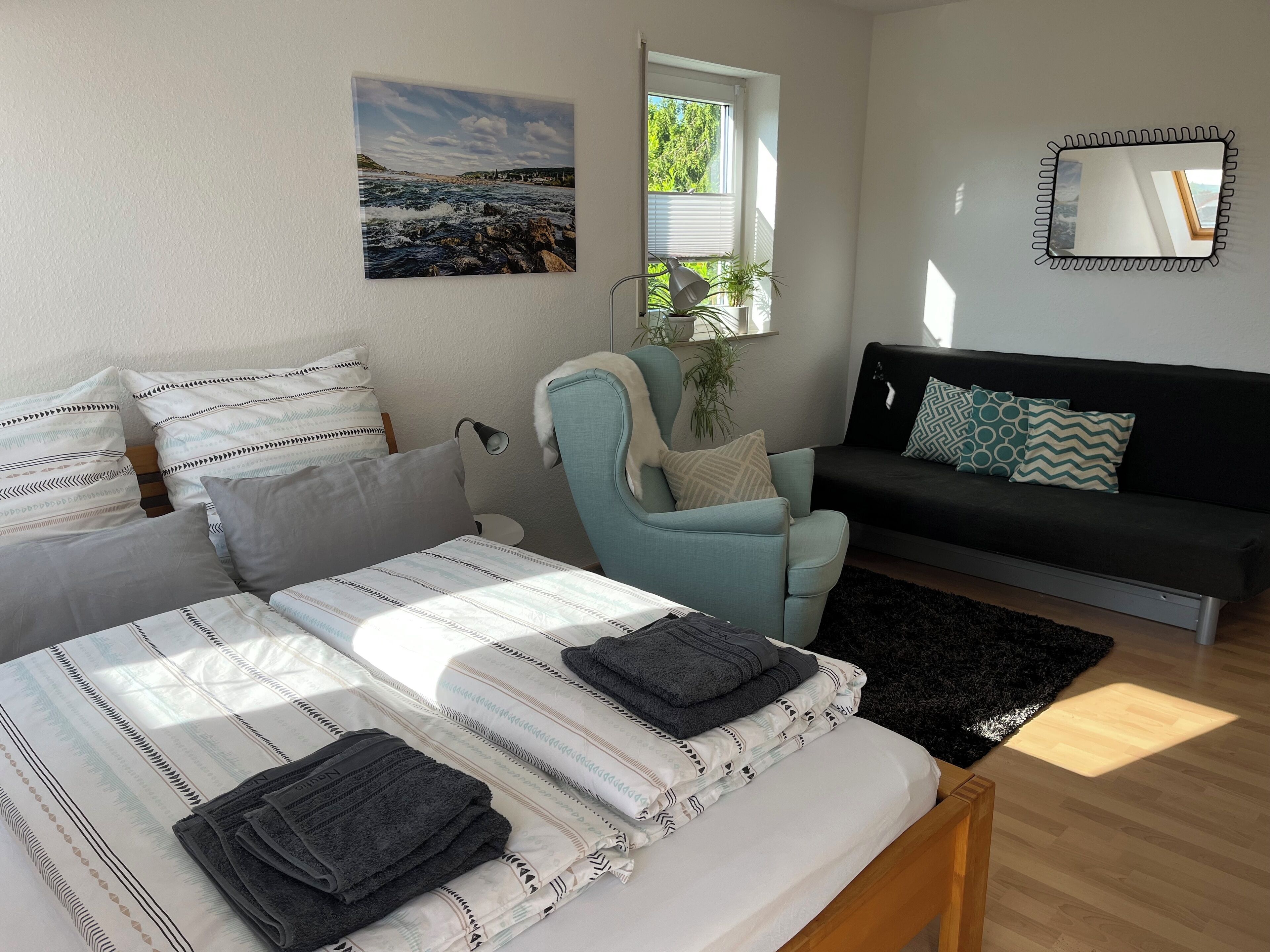 3 bedrooms, desk, iron/ironing board, travel crib