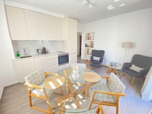Exclusive Apartment | Living area | 32-inch LED TV with cable channels, Netflix, streaming services - HOUSE 44 Apartments (Kotor)