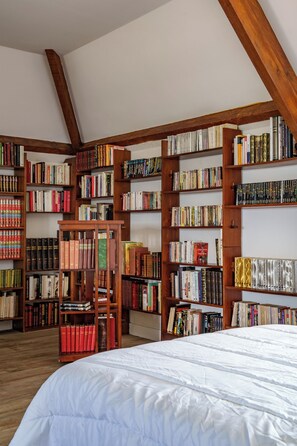 6 chambres, fer et planche à repasser, lit parapluie, Wi-Fi