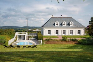 Exterior - Spacious family home in Brizay, Near Chinon and Azay-le-Rideau (Up to 15 Guests) (Brizay)