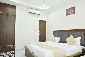 Tremannsrom – familie | Skrivebord, skrivebord for bærbar PC og wi-fi (inkludert)