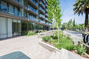 Exterior - Modern 1BR Suite | Steps to Parque Arauco Mall (Las Condes)