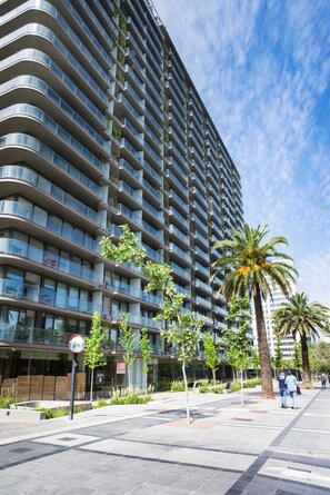 المنشأة من الخارج