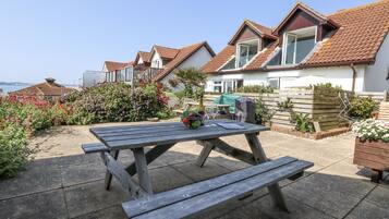 Cottage | Outdoor dining