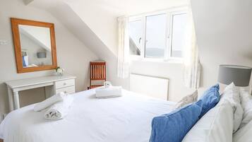 2 bedrooms, individually decorated, individually furnished, free WiFi