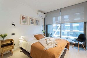 2 chambres, fer et planche à repasser, Wi-Fi, draps fournis