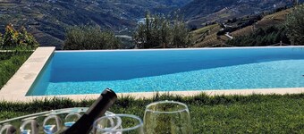 Luxury Douro Villa | Private pool, river views & BBQ Terrace