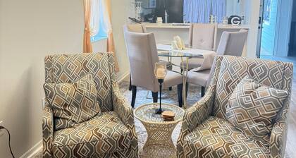 Stylish Apt Near Lego/DisneyLand
2-bedroom condo in beautiful Poinciana Florida