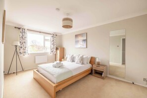 2 chambres, fer et planche à repasser, Wi-Fi, literie fournie