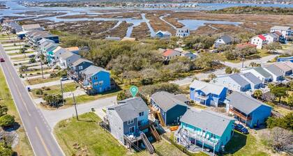 Stunning Second Row Duplex, Easy Beach Access, Pet-friendly