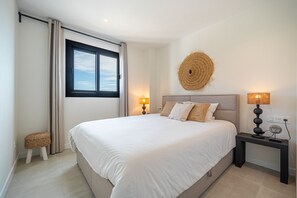 2 室のベッドルーム、アイロン / アイロン台、WiFi、ベッドシーツ