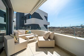 Terrace/patio - La Vida Feliz Andalucia by HWPC (Fuengirola)