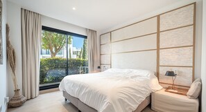 2 Schlafzimmer, Bügeleisen/Bügelbrett, Bettwäsche