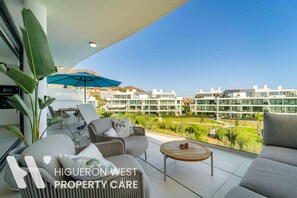 Unclassified image, 3 of 37, button