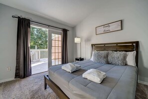 3 habitaciones, tabla de planchar con plancha, cuna de viaje y wifi