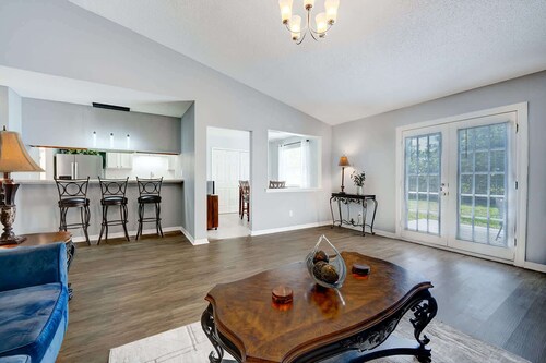 Charming Palm Bay Retreat with Garden